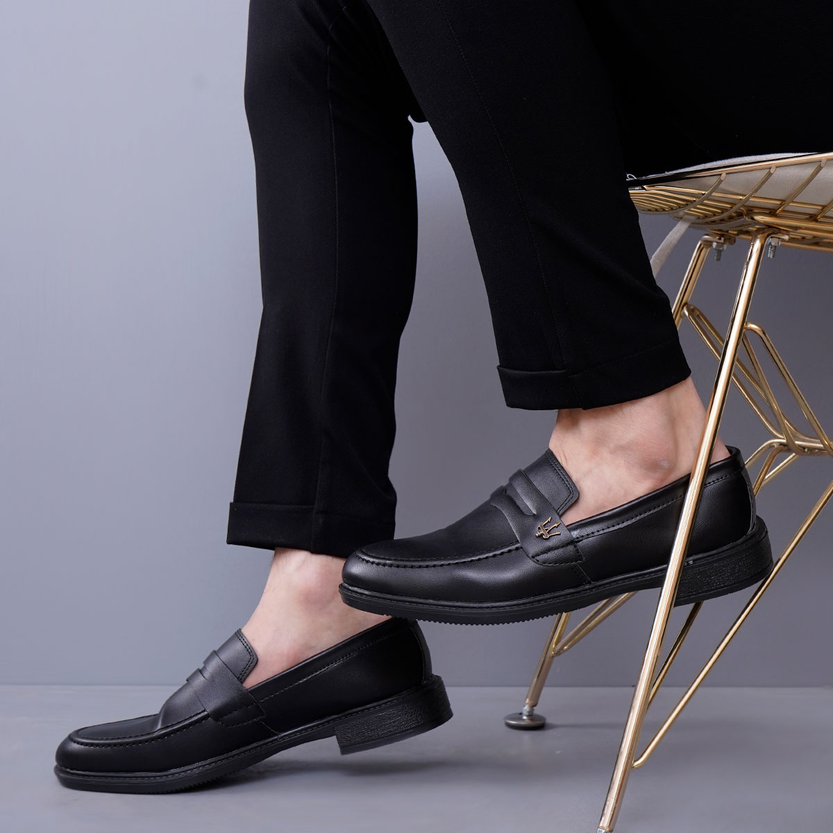 کالج مردانه ساده مشکی مدل Tavish