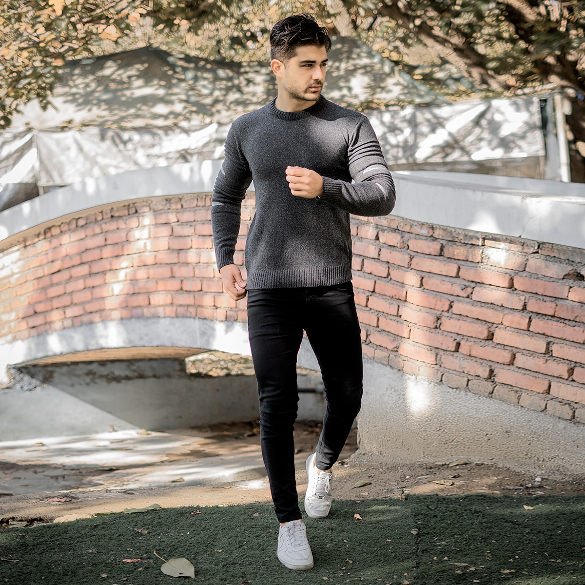 پلیور زاپ دار مردانه ذغالی مدل solan