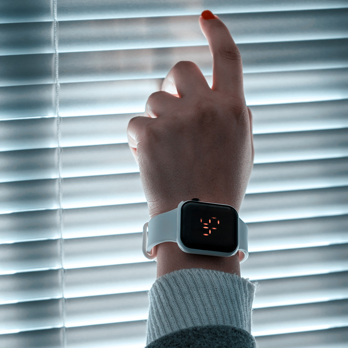 ساعت ال ای دی سفید مدل W800