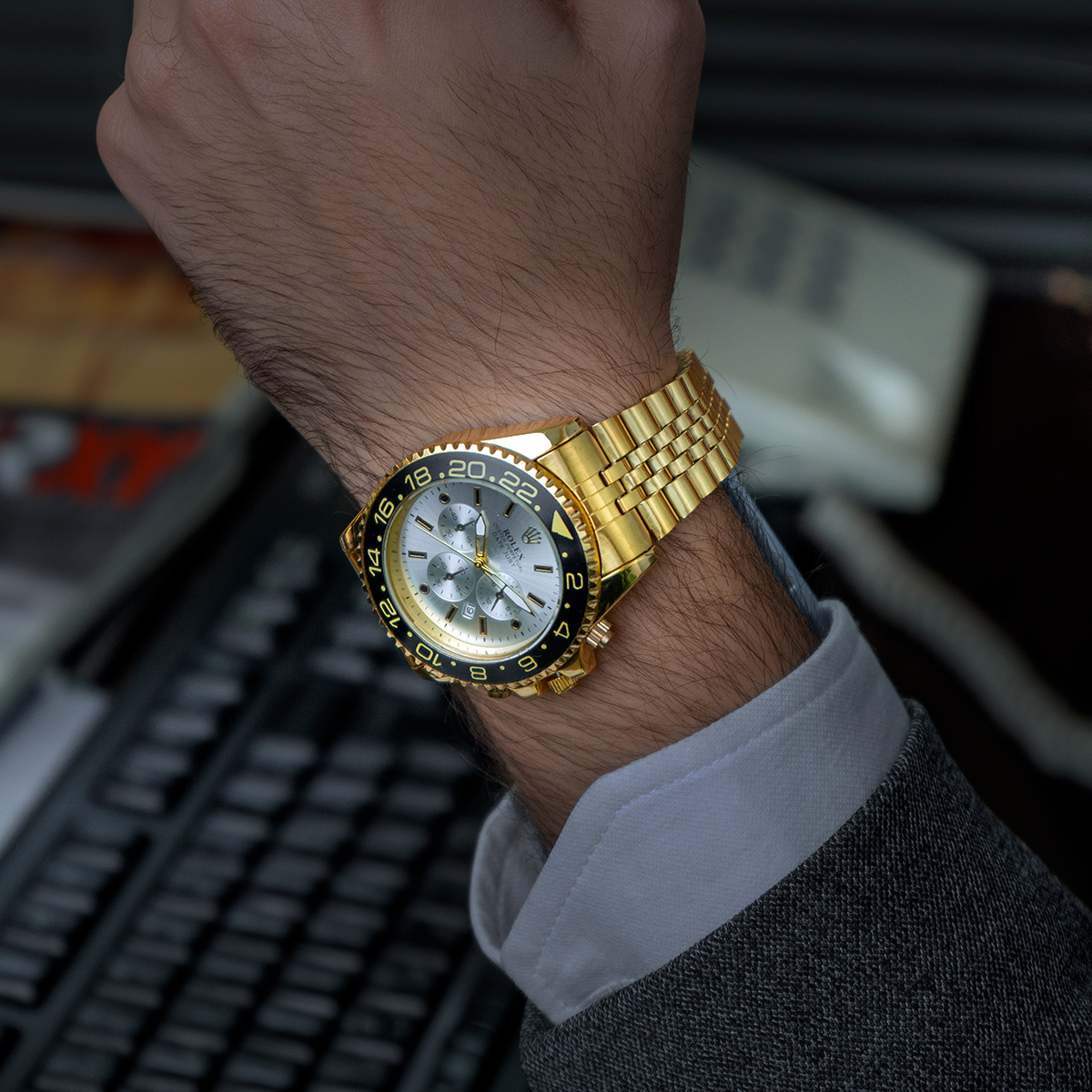 ساعت Rolex طلایی مدل santa