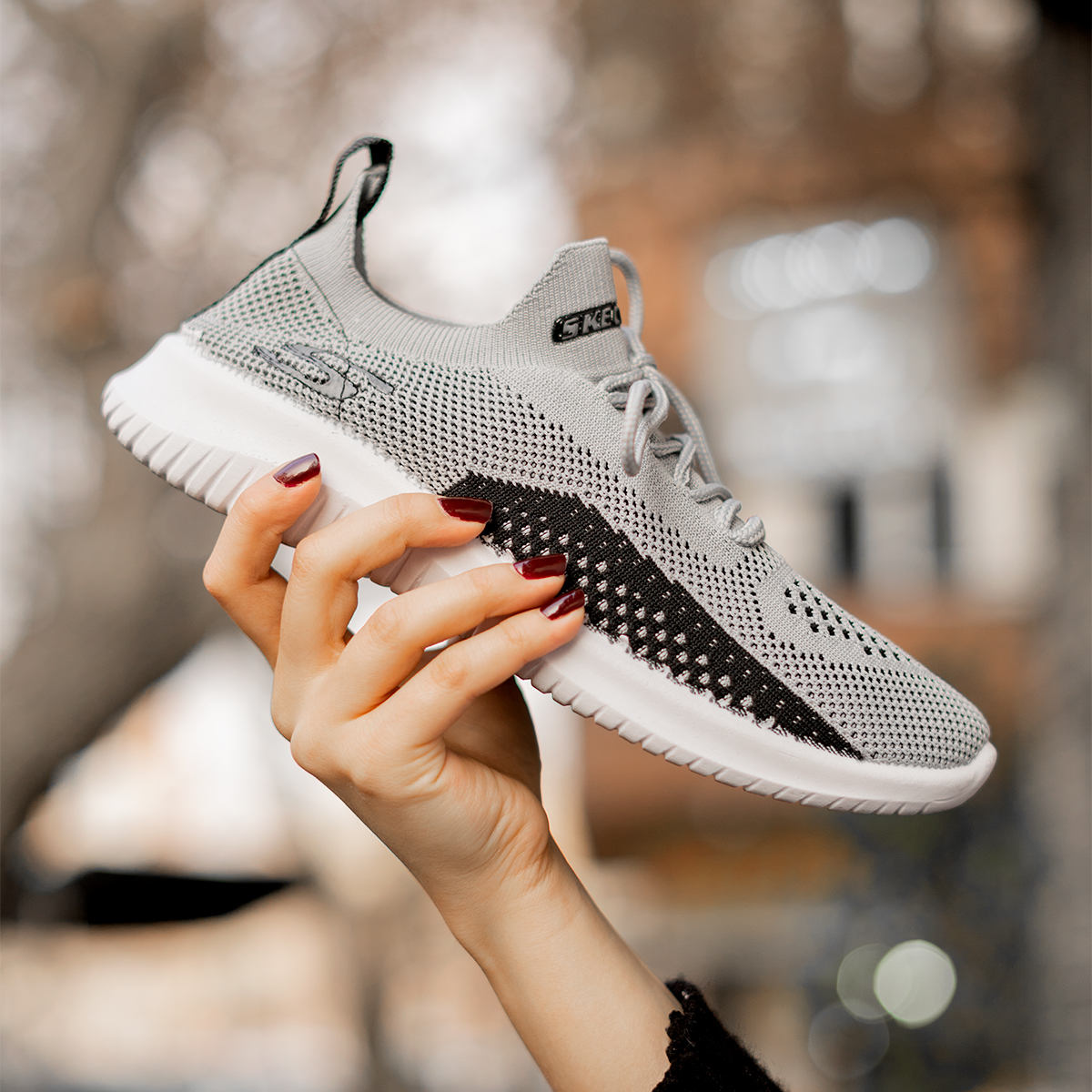 کفش ورزشی اسکیچرز زنانه طوسی مدلHoda