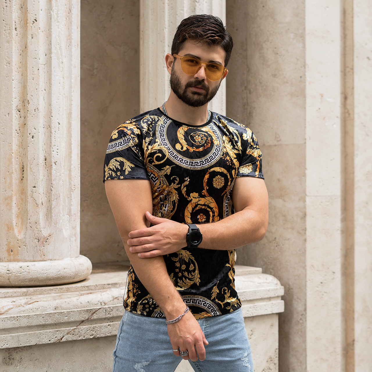 تیشرت مخمل مشکی طلایی ورساچه مردانه مدل 66
