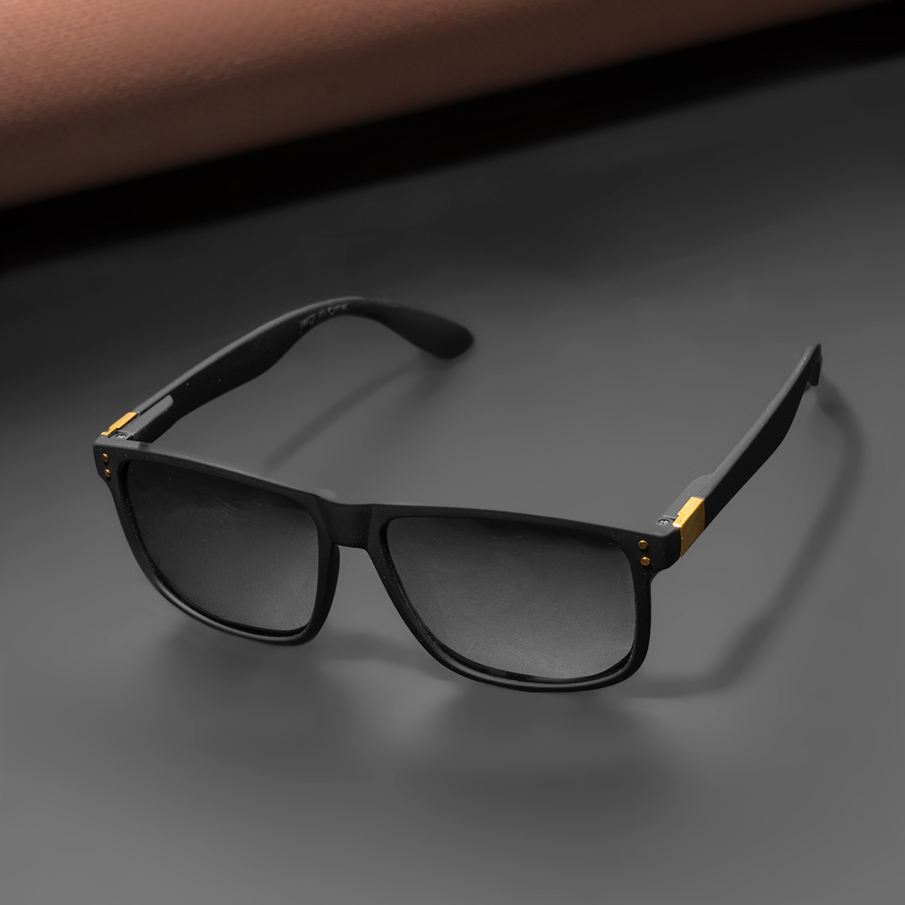 عینک آفتابی آینه ای نقره ای مدل A70