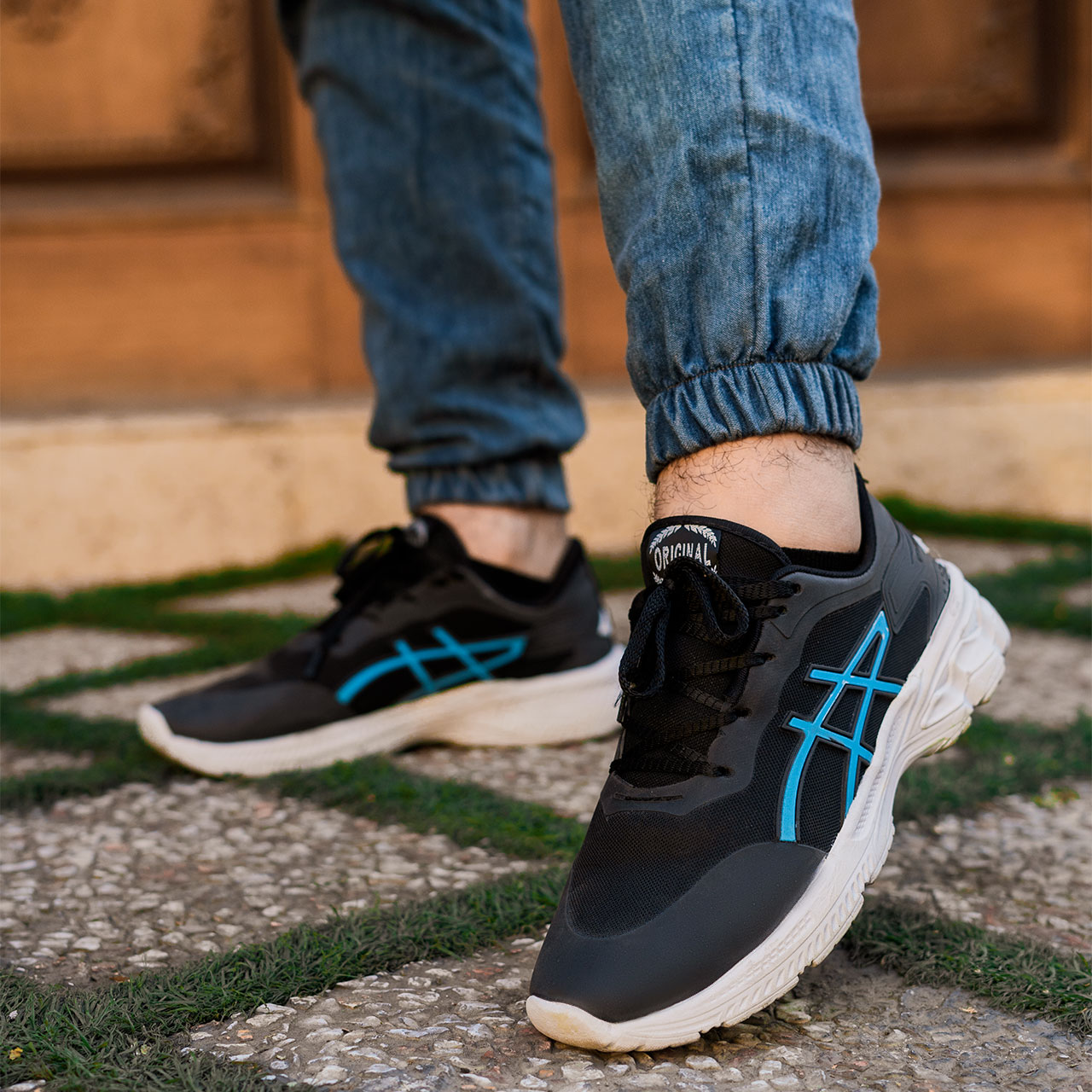 کفش ورزشی مشکی آبی زیره سفید مردانه مدل Rail