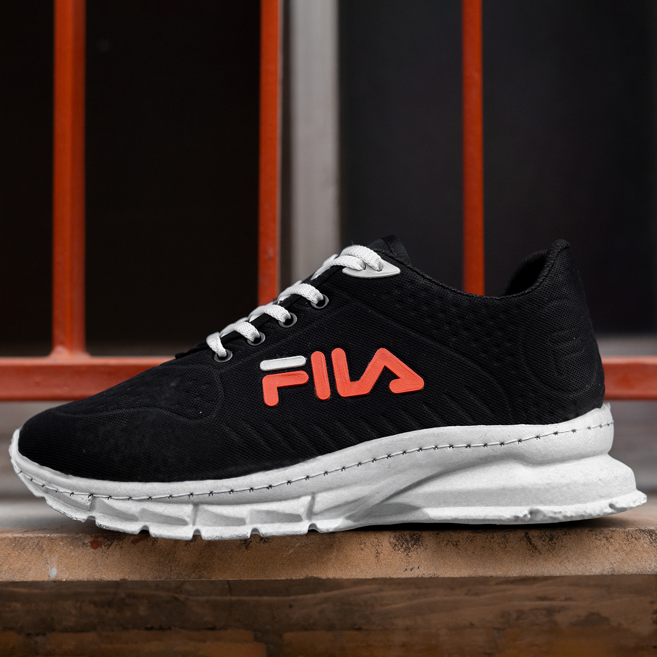 کفش ورزشی(T) فیلا مشکی مردانه مدلF61