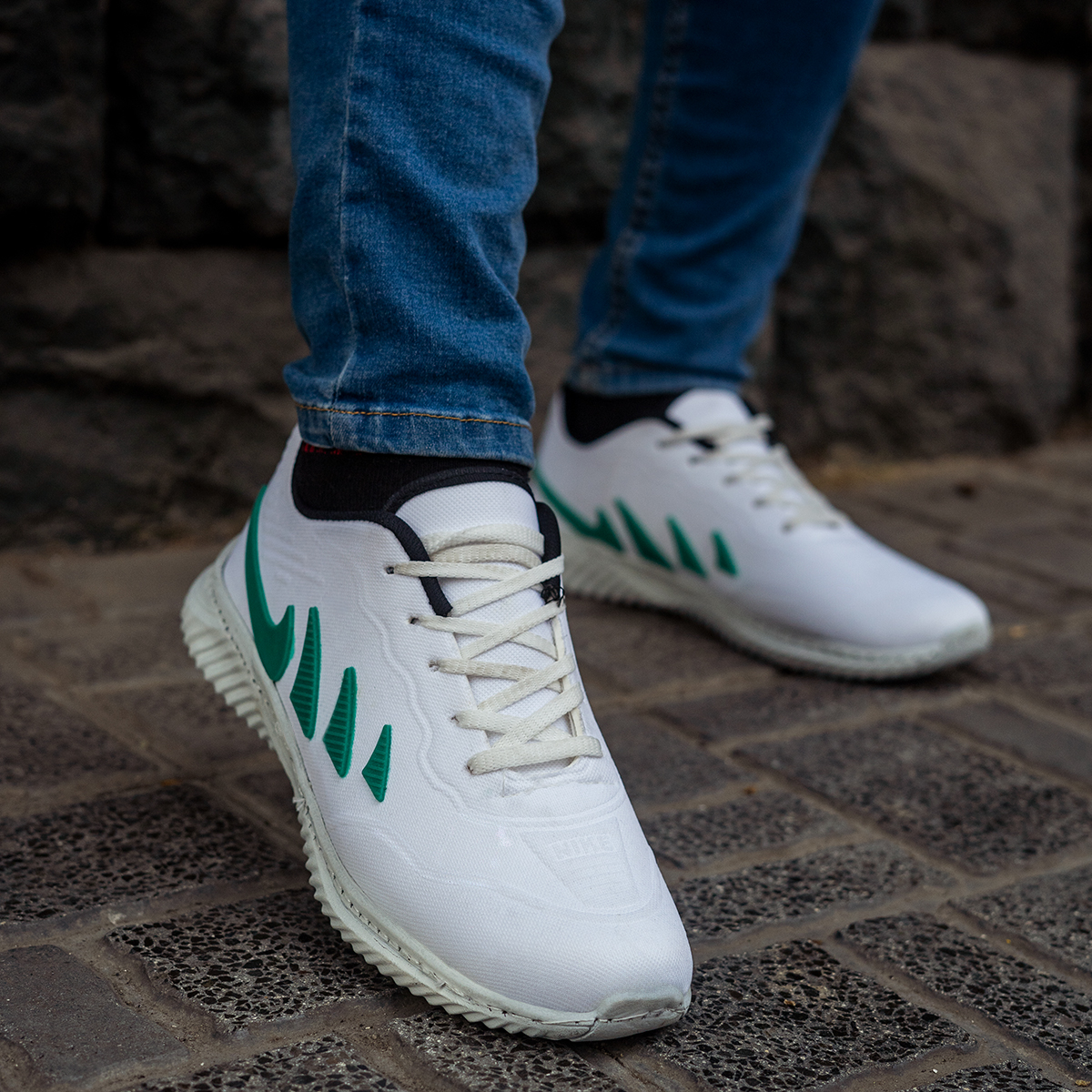 کفش ورزشی(T) مردانه سفید مدل vartan