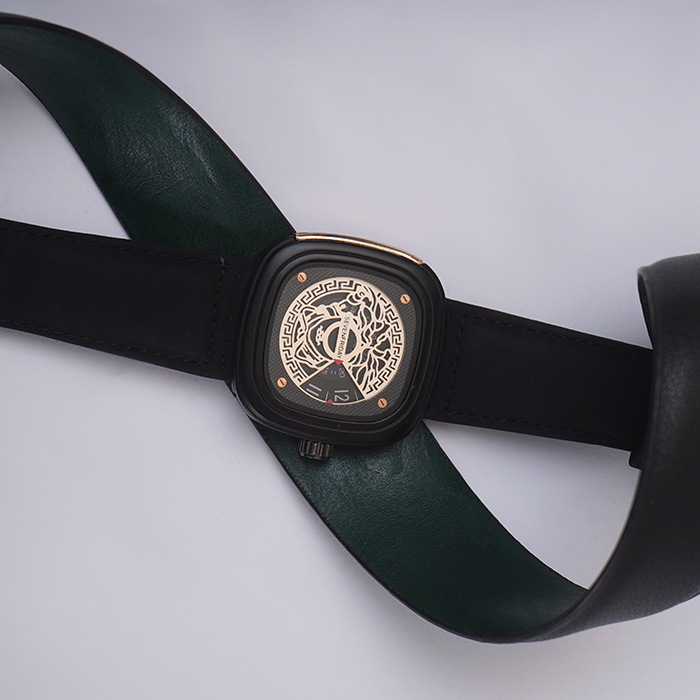 ساعت sevenfriday مشکی مدل Versace