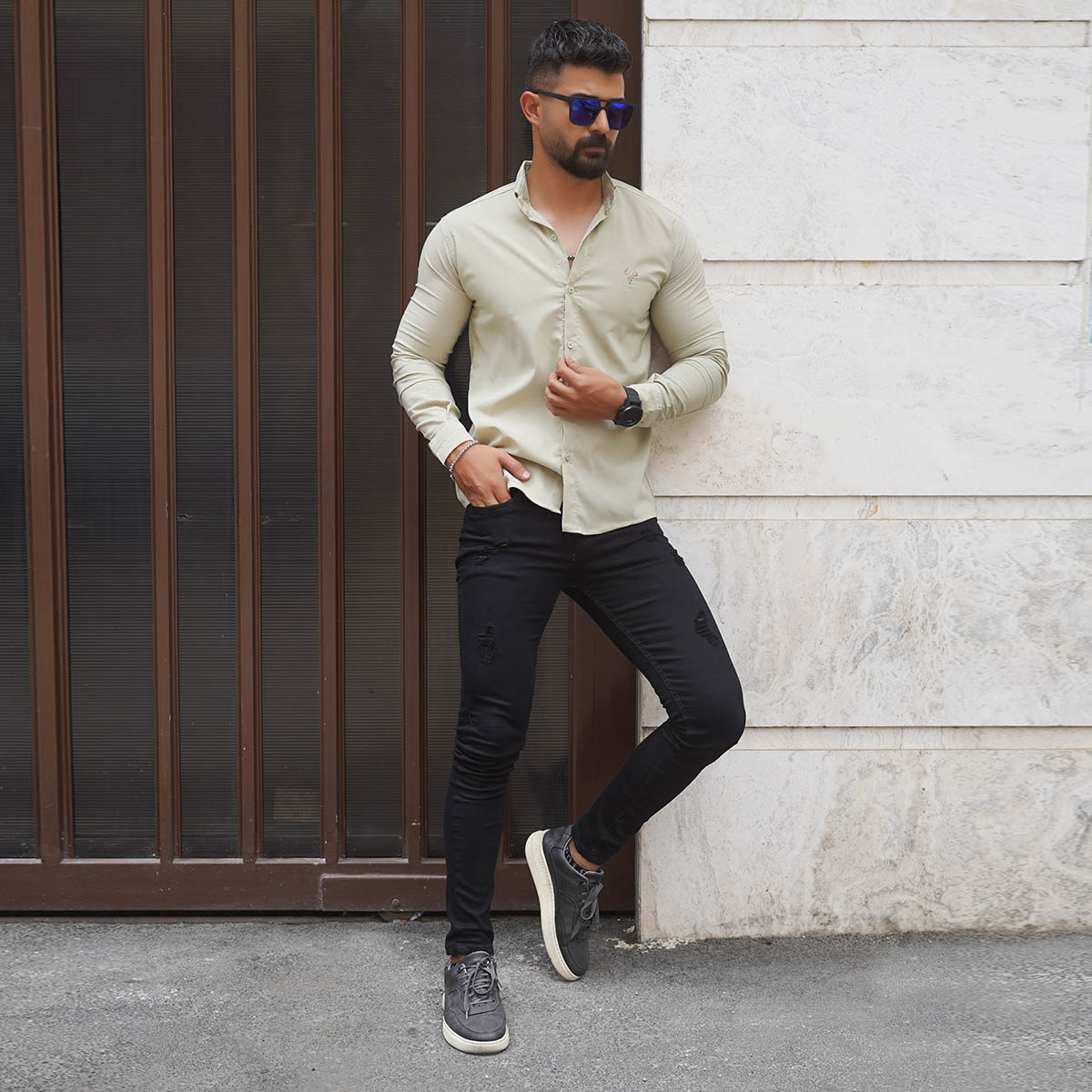 پیراهن مردانه سبز کم رنگ مدل VQ