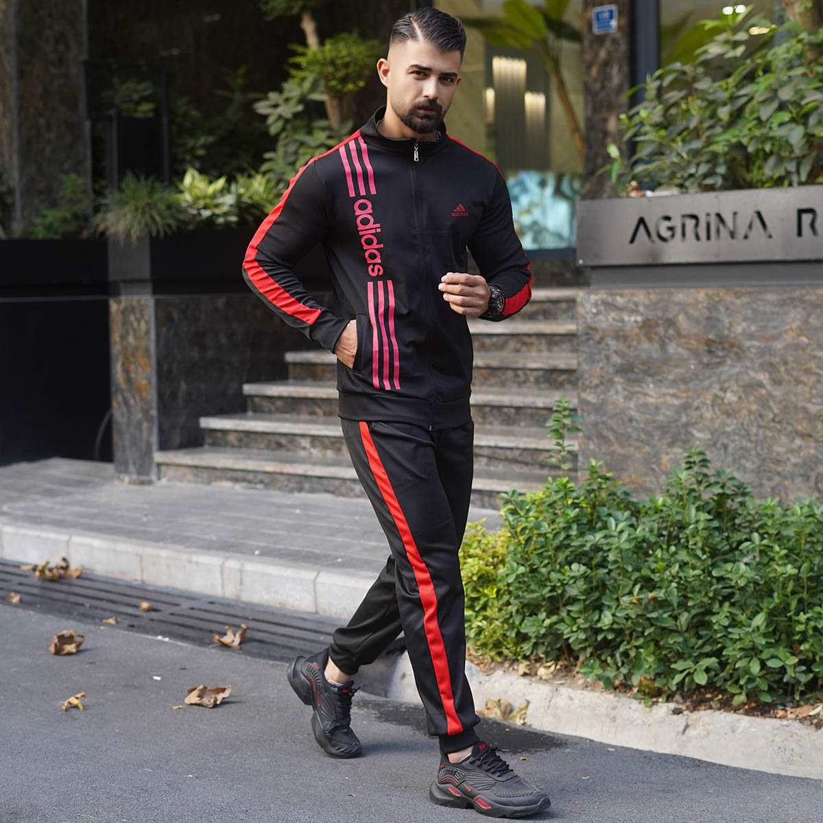 ست سوئیشرت شلوار آدیداس مشکی قرمز مدل Datis