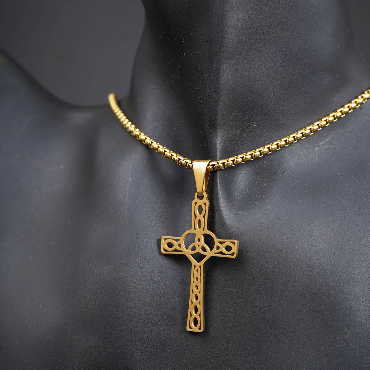 گردنبند طلایی طرح صلیب و قلب مدل SH