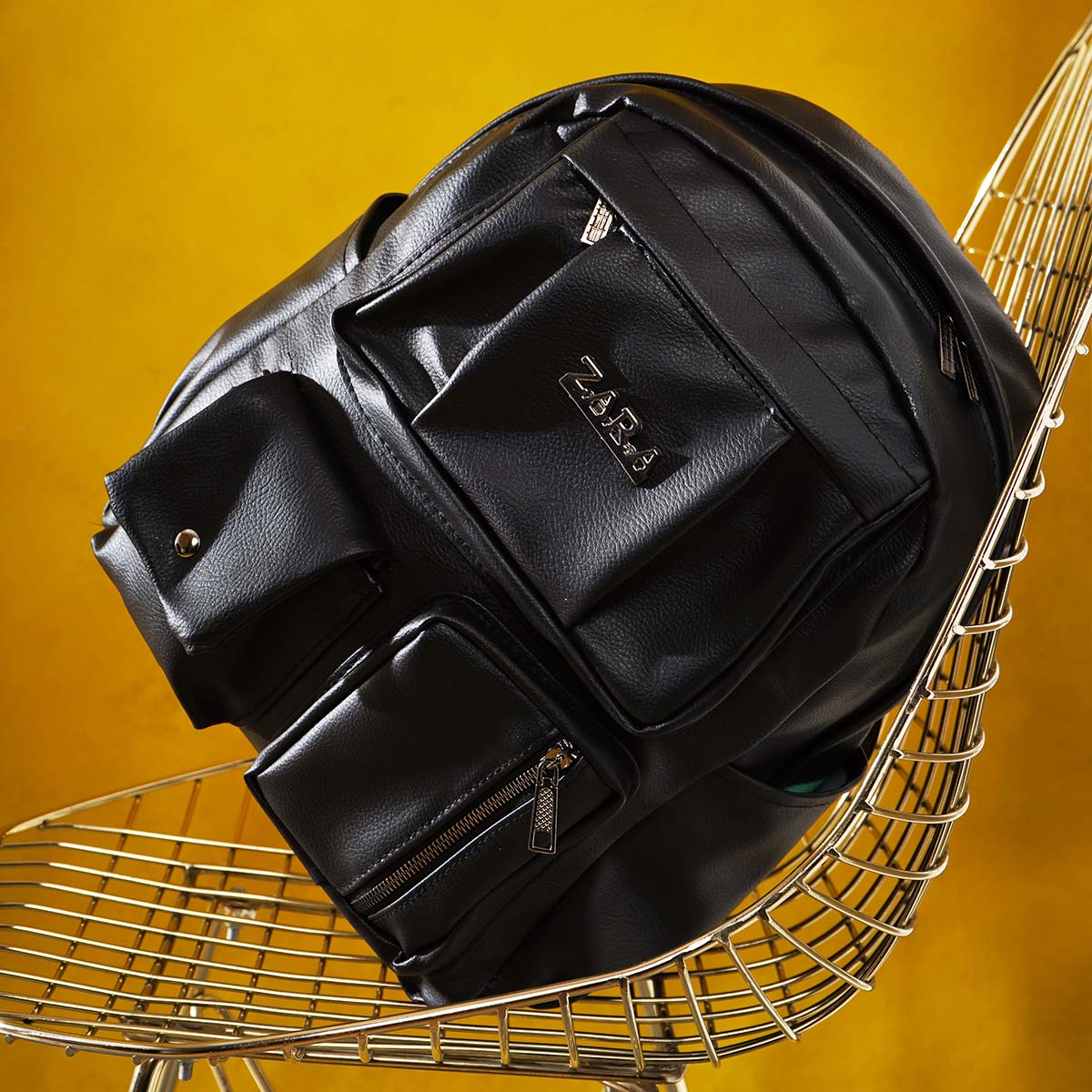 کوله پشتی چرم زنانه مشکی مدل ZARA