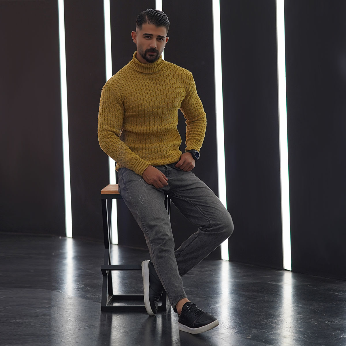 پلیوربافت مردانه خردلی یقه اسکی مدل Pouyan