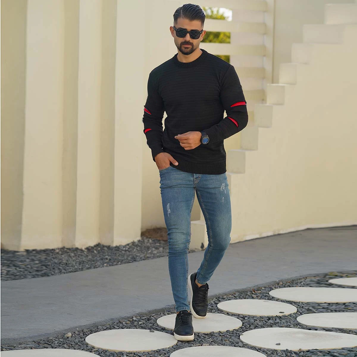 پلیور مردانه مشکی زاپ قرمز مدل solan