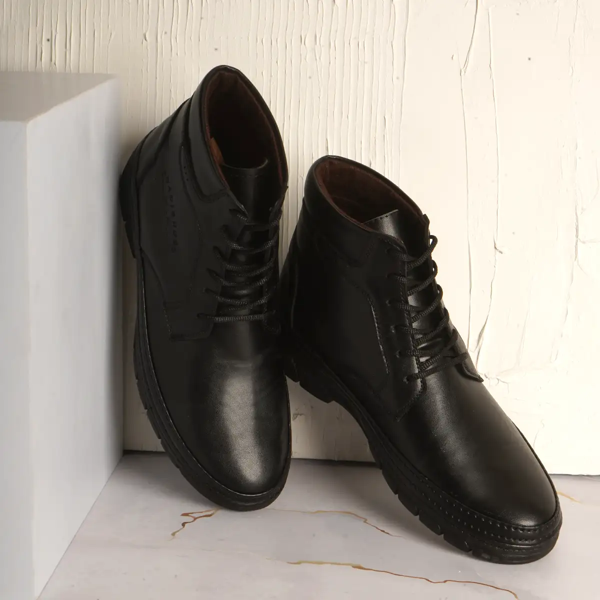 نیم بوت مردانه مشکی مدل karen