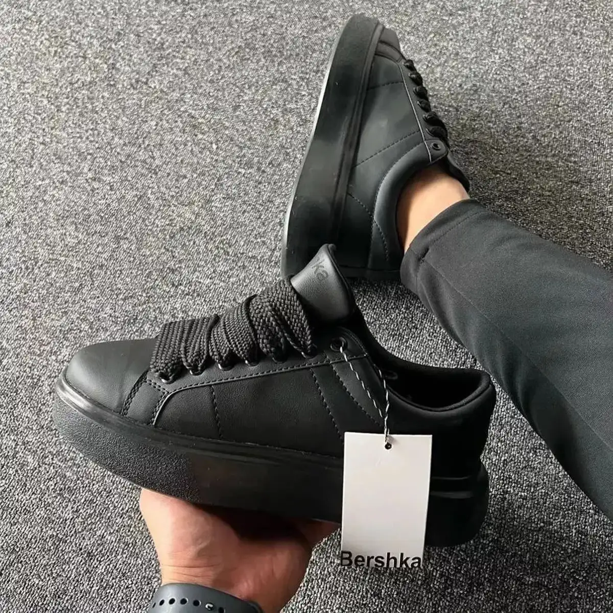 کفش تخت مشکی زیره سفید مردانه مدل MANIN