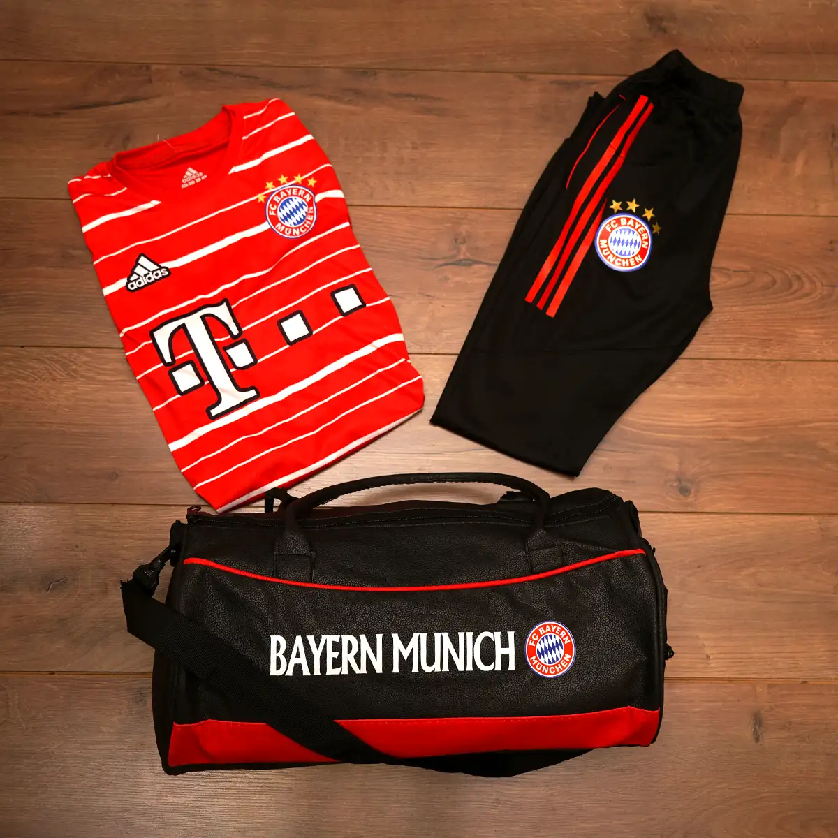 کیف ورزشی مشکی قرمز مدل Bayern München