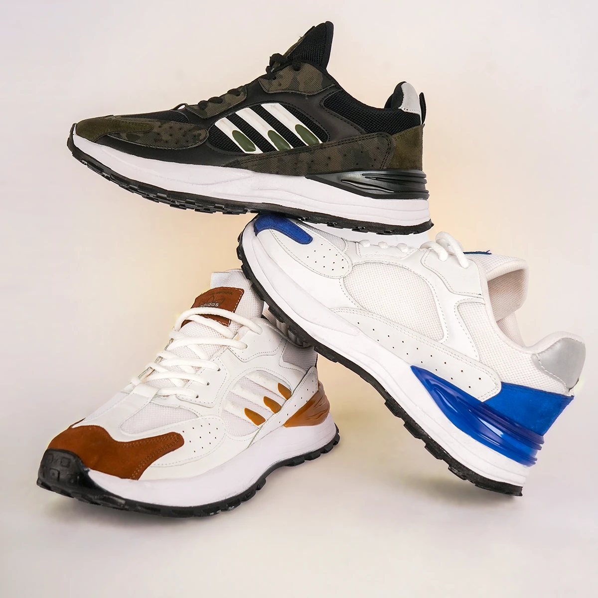 کفش ورزشی مردانه آبی سفید Adidas مدل Toka