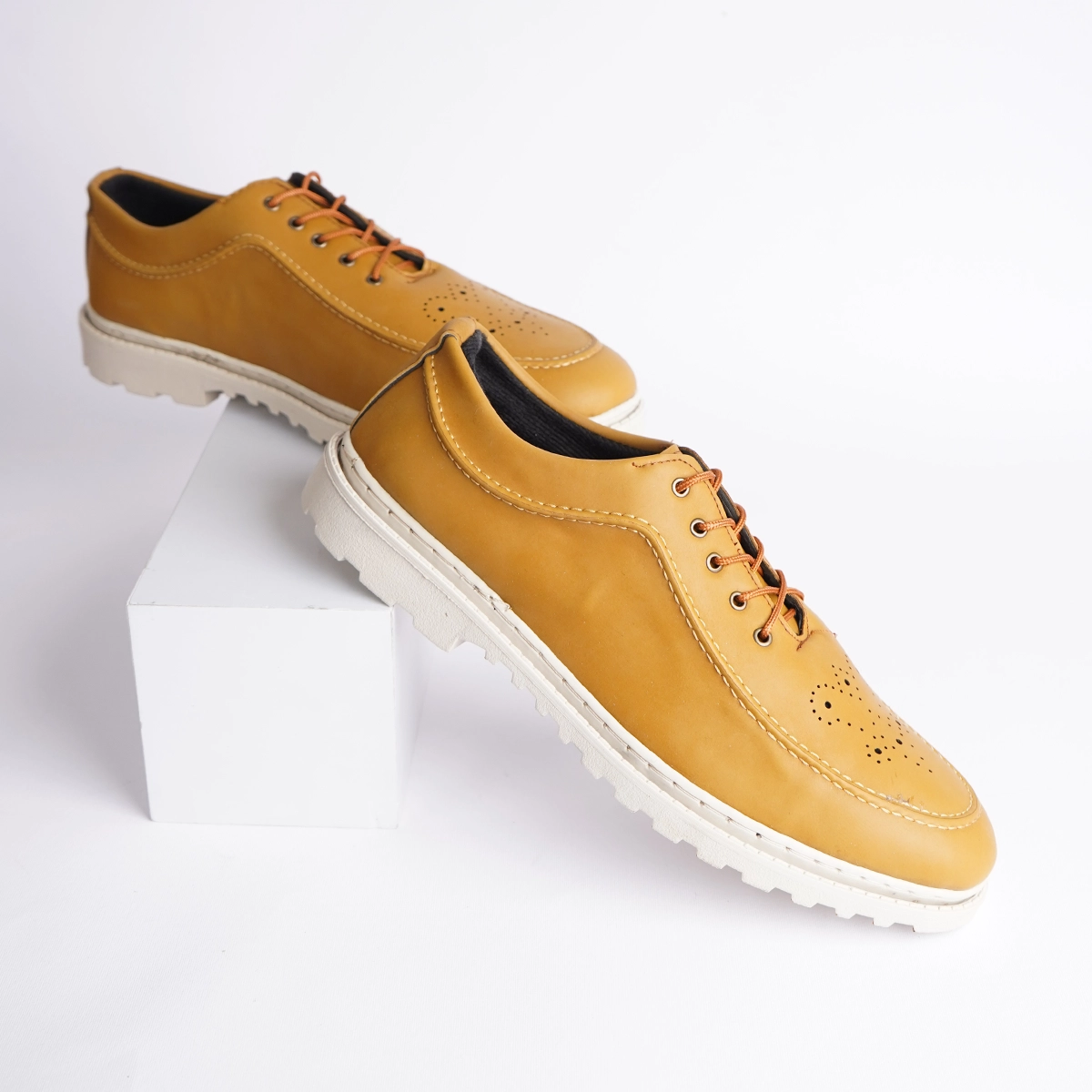 کفش تخت خردلی مردانه مدل simido