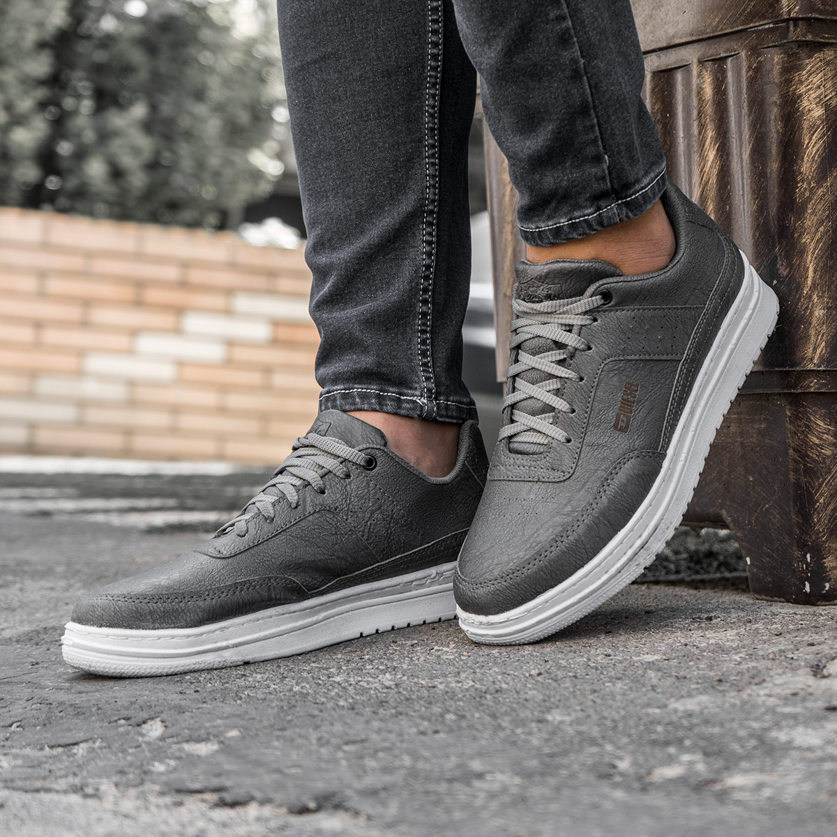 کفش اسپرت Disel مردانه طوسی تیره مدل Geranada-