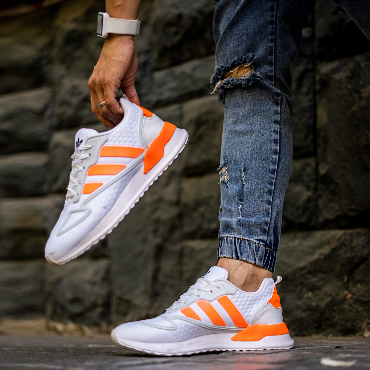 کفش ورزشی Adidas مردانه سفید نارنجی مدلSiban